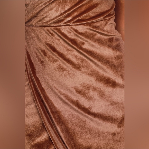 Lulu's Rusty Rose Gold Velvet Wrap Spaghetti Strap Midi Dress Women's Medium - Picture 9 of 10
